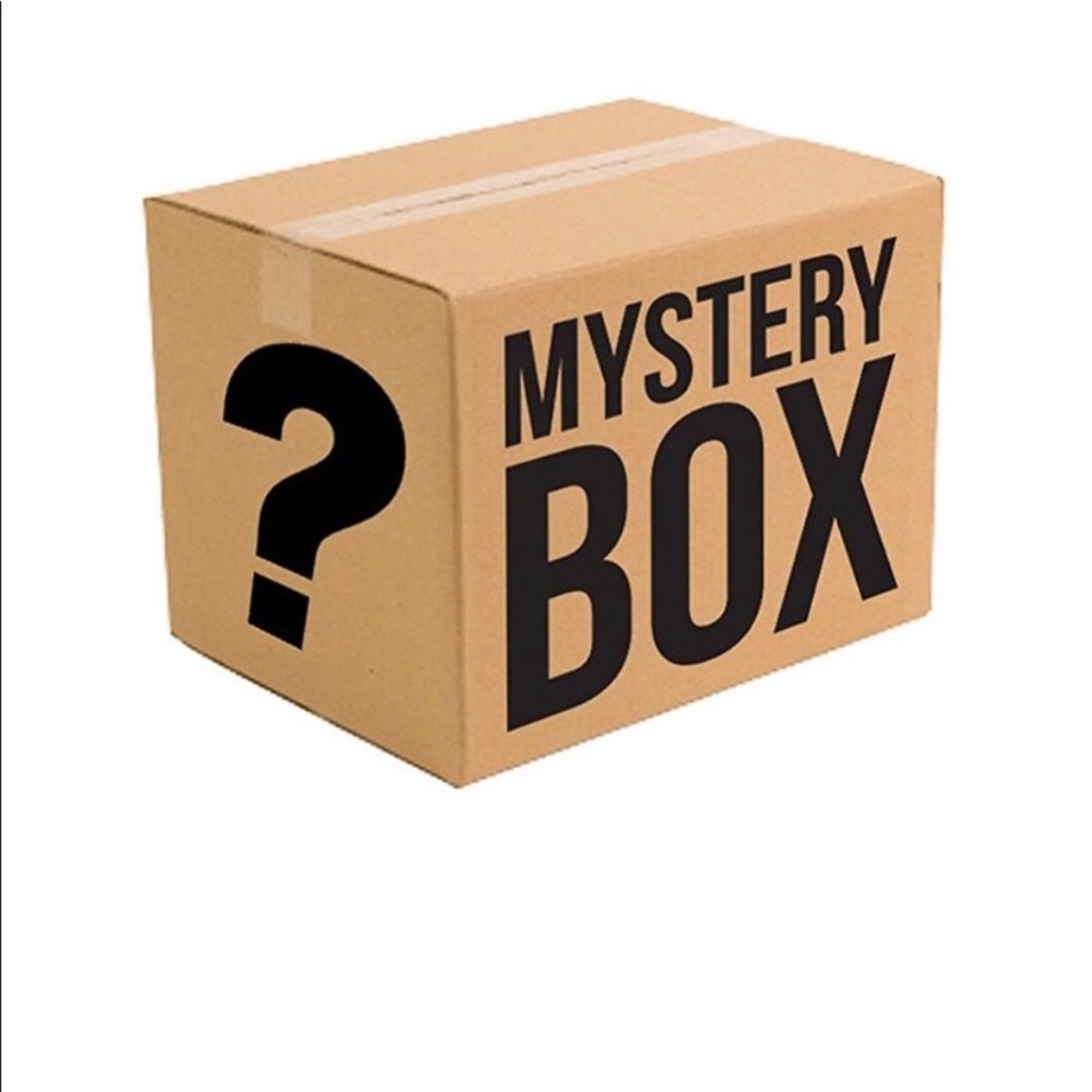 Mystery box (20X) Athletic Wear Lululemon Victoria’s Secret Nike Adidas Gift S/M